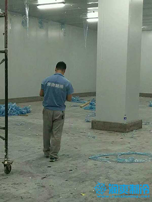 食品冷库现场安装图2